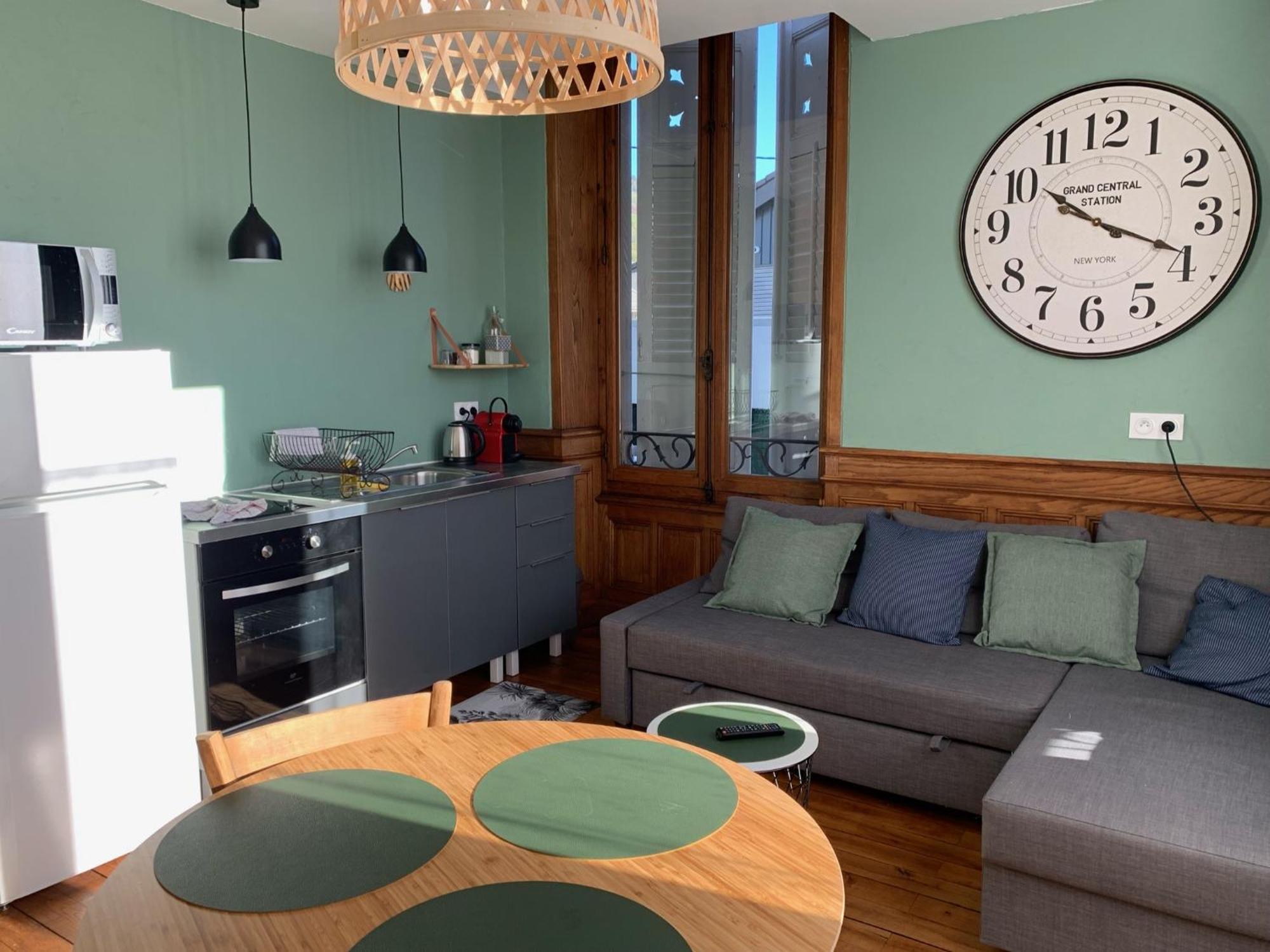 A Deux Pas De La Gare, La Maison Rouge Albertville Ngoại thất bức ảnh